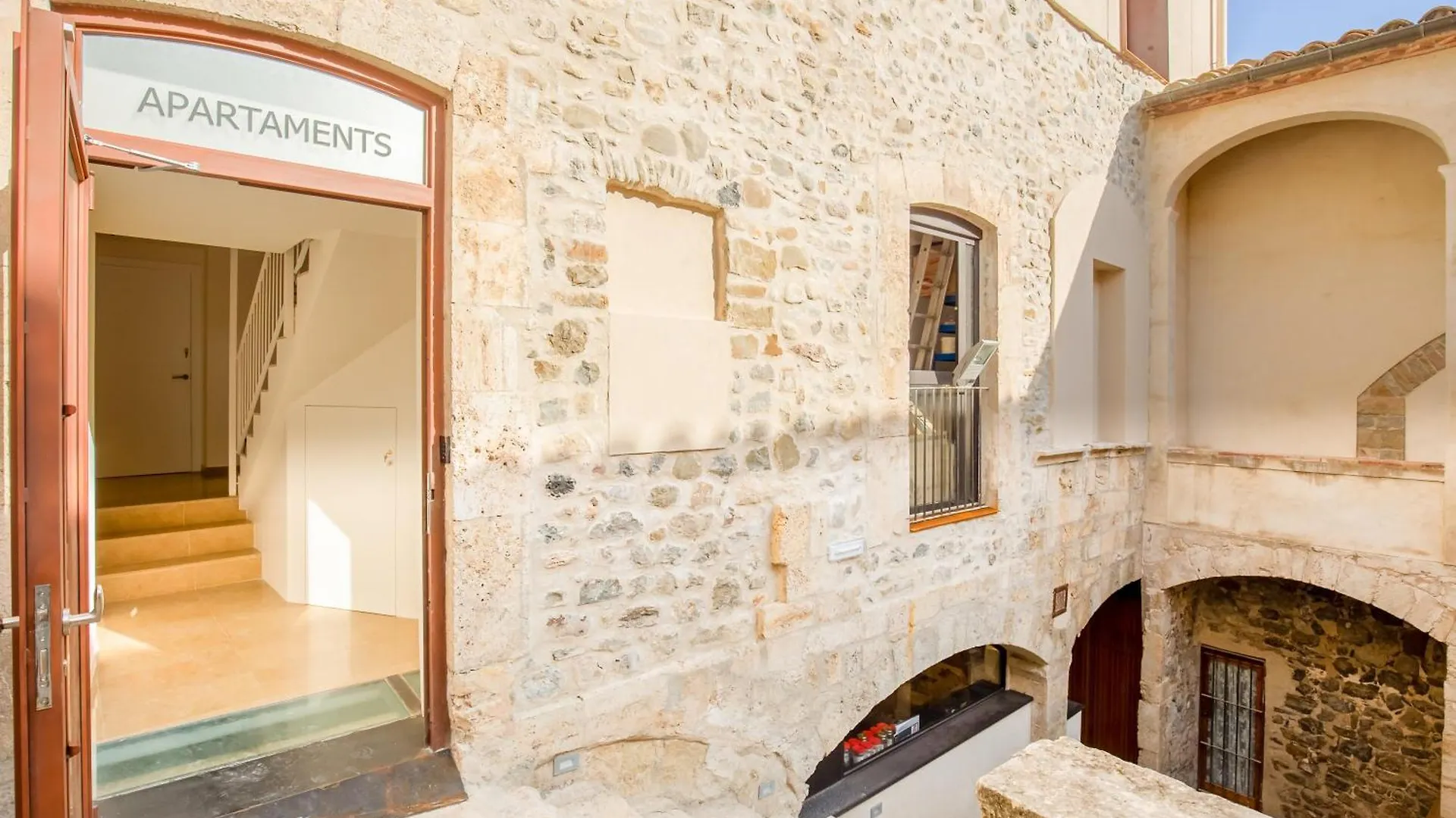 Can Cintet 21Nuevo Apartamento Moderno En Besalú España