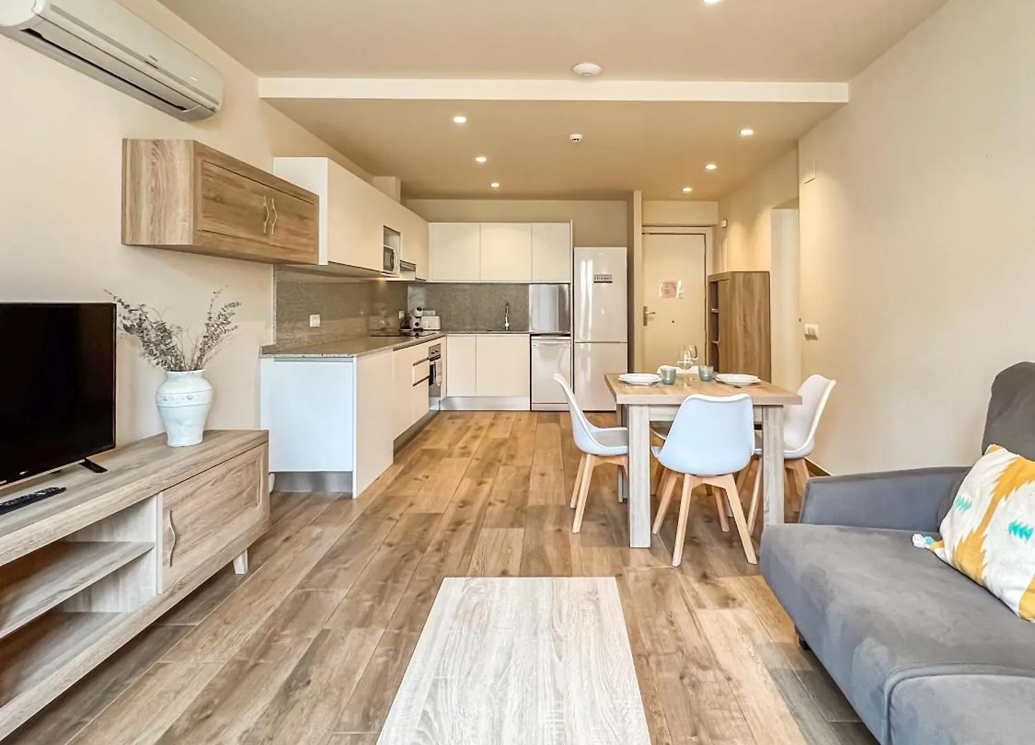 Can Cintet 21Nuevo Apartamento Moderno En Besalú