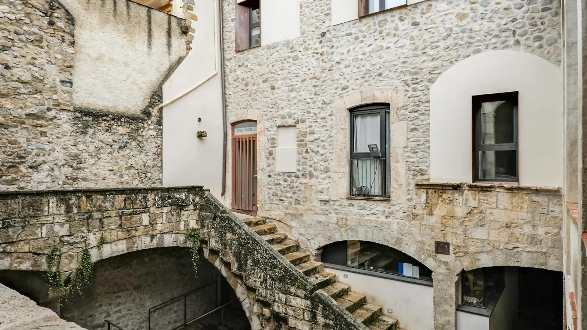 Can Cintet 21Nuevo Apartamento Moderno En Besalú España