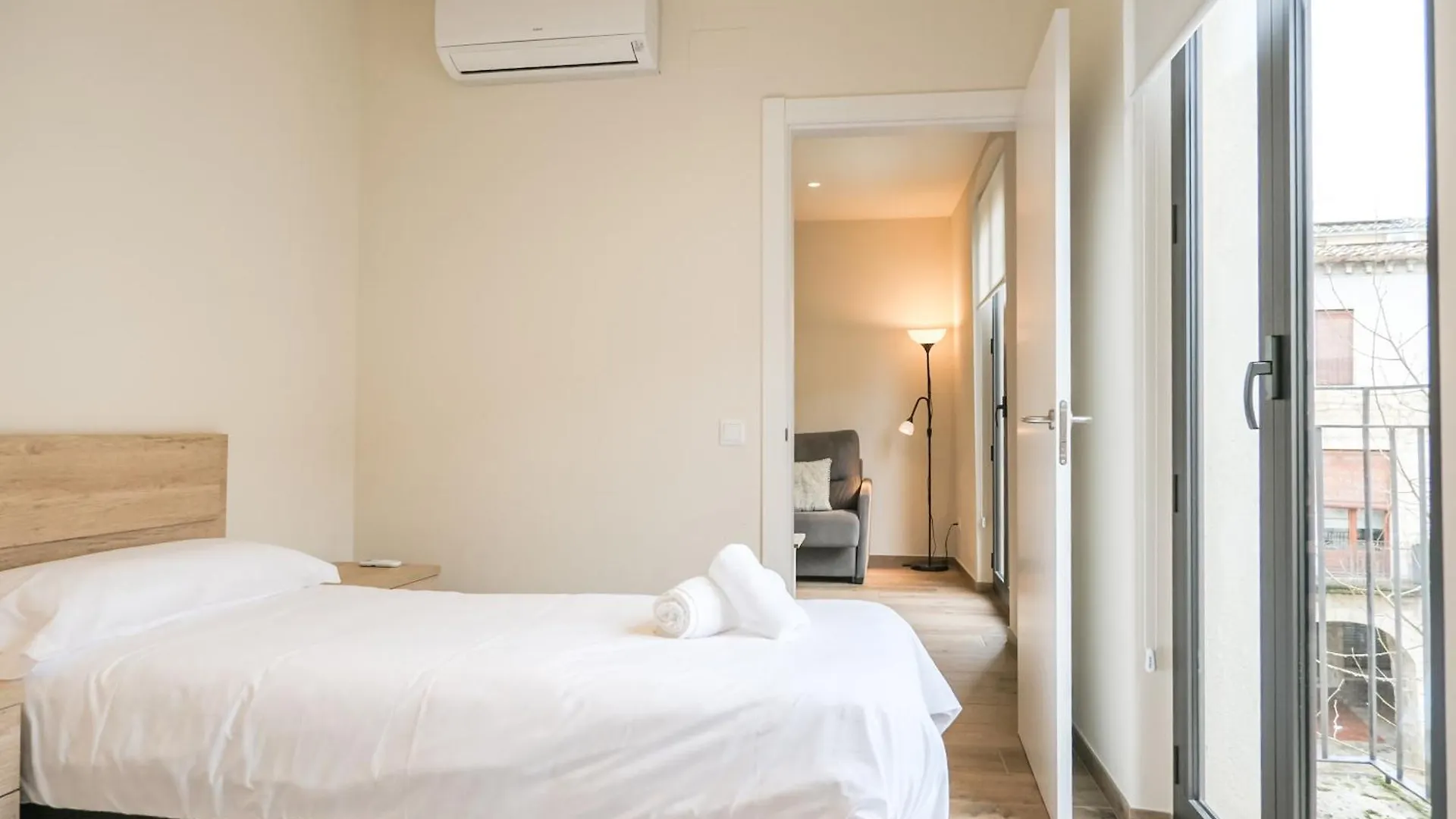 Can Cintet 21Nuevo Apartamento Moderno En Besalú