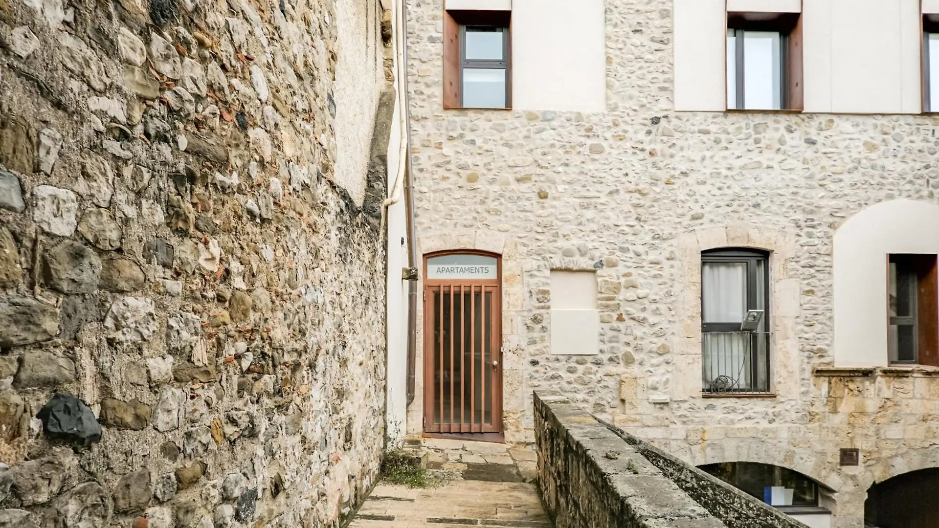 Can Cintet 21Nuevo Apartamento Moderno En Besalu